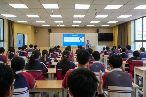 法治副校长走进直播课堂，护航青春助成长